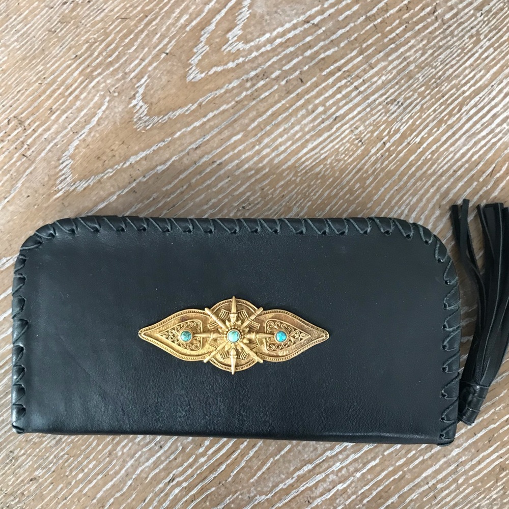 Clutch black gold plated broach
